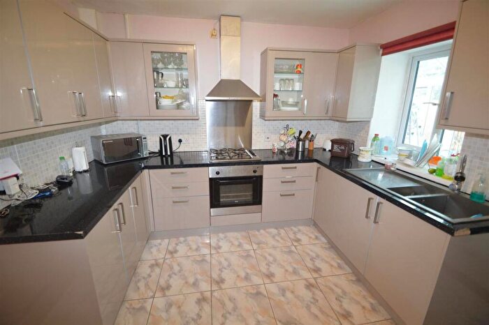 4 Bedroom House To Rent In Crow Lane, London, RM7