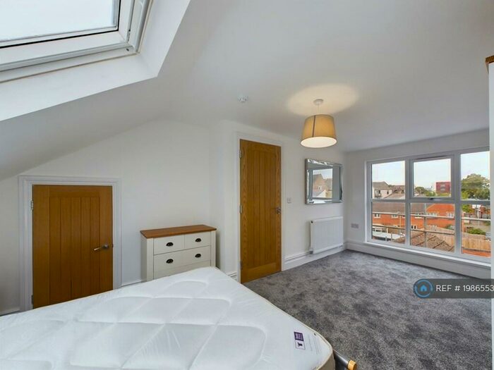 5 Bedroom Terraced House To Rent In Rawden Place, Cardiff, CF11