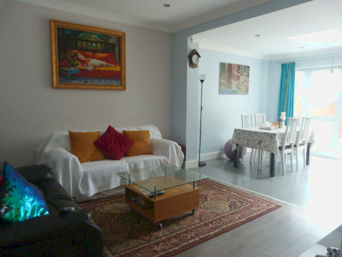 5 Bedroom Semi-Detached House To Rent In Carlton Avenue East, Wembley, HA9