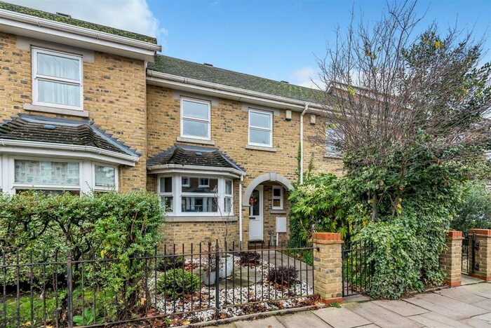 3 Bedroom House To Rent In Beauchamp Villas, Dinton Road, Kingston Upon Thames, KT2