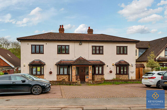 2 Bedroom Flat To Rent In Woodville Court, Tysea Hill, RM4