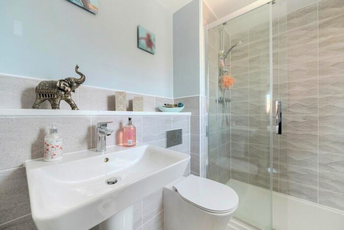 5 Bedroom Detached House For Sale In Faraday Corner, Shefford, SG17