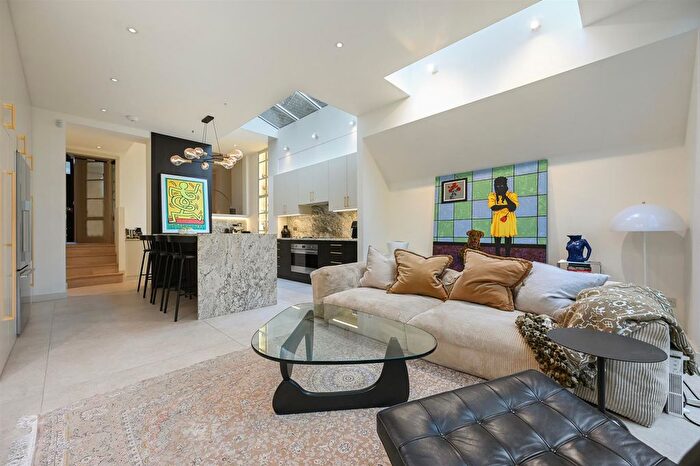 2 Bedroom Property To Rent In Melrose Gardens, Brook Green, London, W6