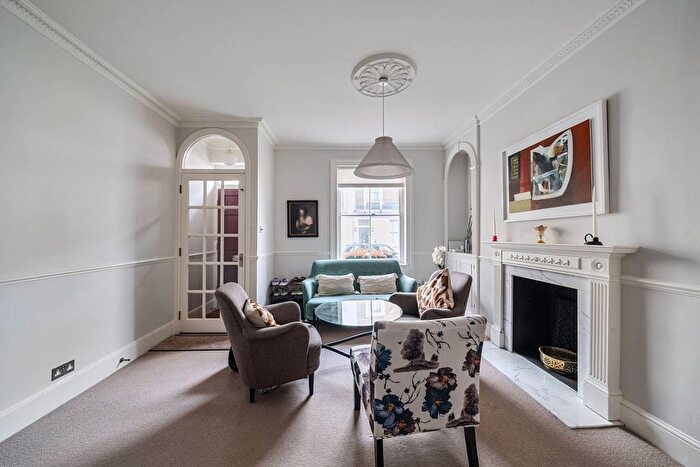 4 Bedroom Flat To Rent In Sterling Street, Knightsbridge, London, SW7