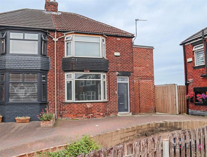 3 Bedroom Semi-Detached House For Sale In Basford Drive, Sheffield, S9