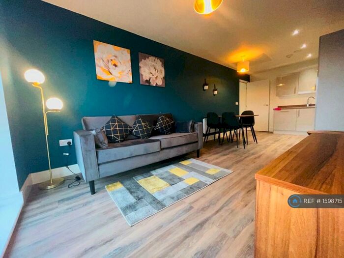 2 Bedroom Flat To Rent In The Interchange, Salford, M5