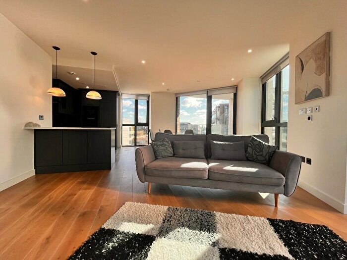 2 Bedroom Flat To Rent In Emery Way London, E1W