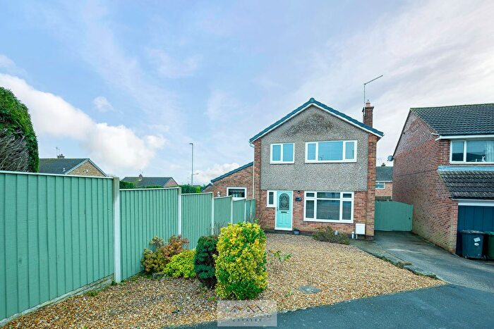 3 Bedroom Detached House For Sale In Aylsham Drive, Aston, Sheffield, S26