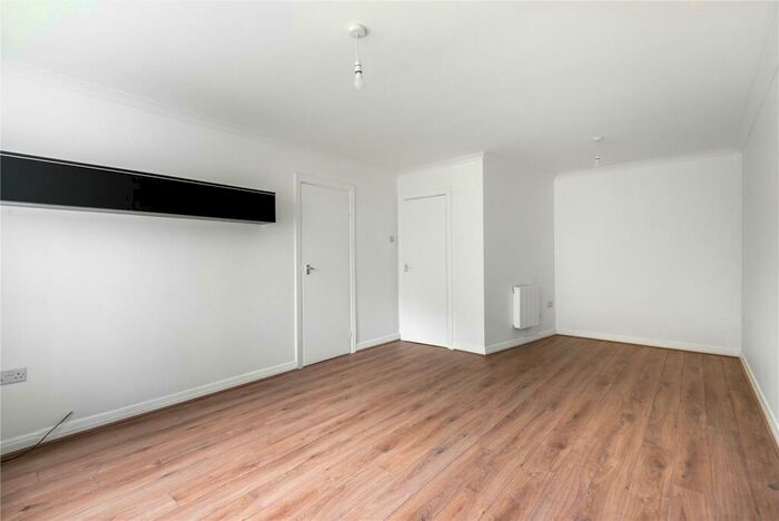 Studio To Rent In Dunraven Drive, Enfield, EN2