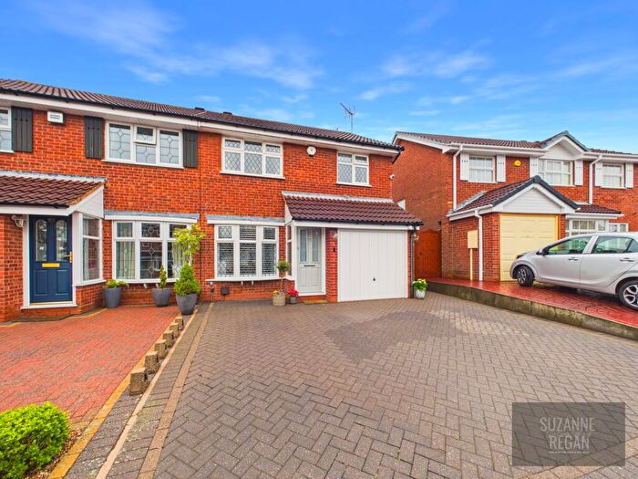 3 Bedroom Semi Detached House For Sale In Beaumaris Close, Allesley Green, Coventry, CV5