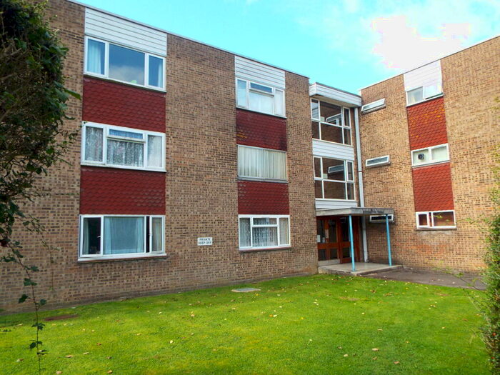 Flat To Rent In Winchester Court, Romsey, SO51