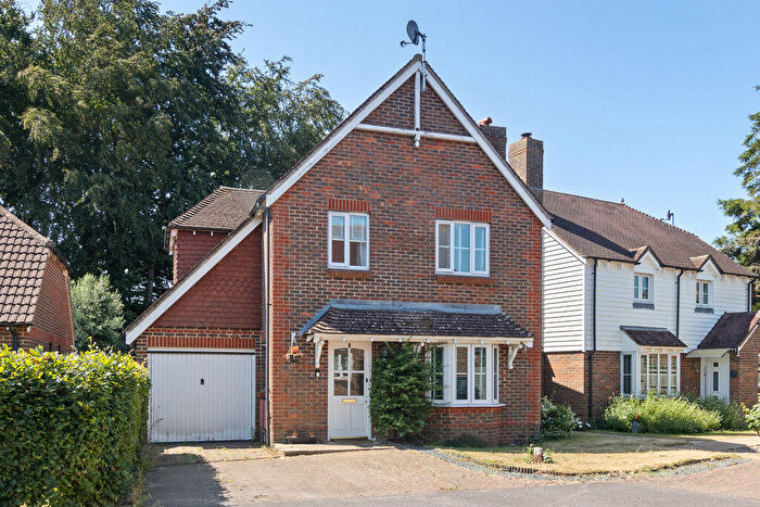 4 Bedroom Detached House For Sale In Abbots Close, Boxgrove, PO18