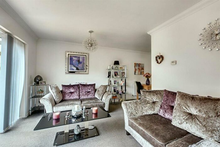 2 Bedroom Detached Bungalow For Sale In Meadow Croft Gardens, Hucknall, NG15