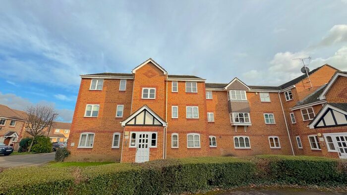 2 Bedroom Flat To Rent In Mullards Close, Hackbridge, Surrey, CR4