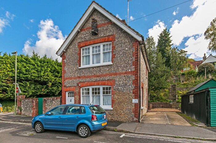 2 Bedroom Cottage To Rent In Chester Road, Winchester, SO23