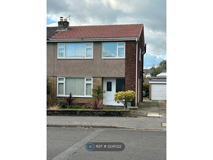 3 Bedroom Semi-Detached House To Rent In Wharfedale Crescent, Garforth, Leeds, LS25
