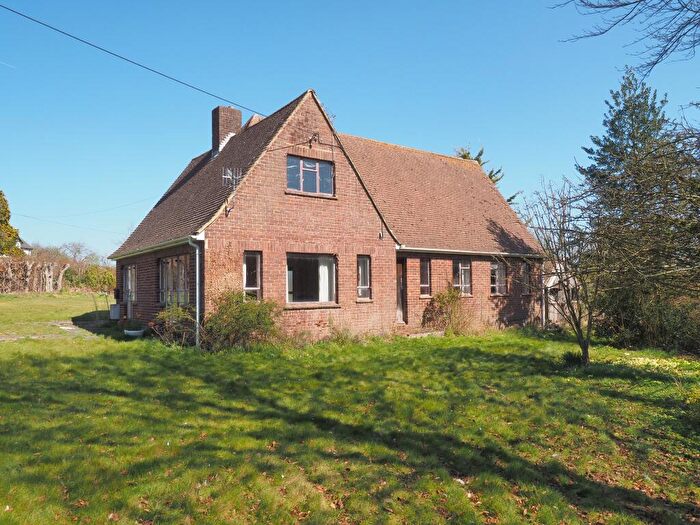 3 Bedroom Detached House For Sale In The Avenue, Porton, Salisbury, SP4