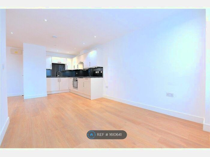 1 Bedroom Flat To Rent In Hopton House, London, SW16
