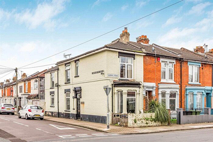 3 Bedroom End Of Terrace House For Sale In Queens Road, Portsmouth, PO2