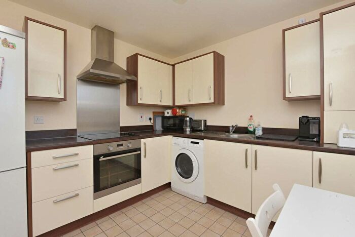 2 Bedroom Flat For Sale In Flat, Flaxmill Place, Edinburgh, EH6