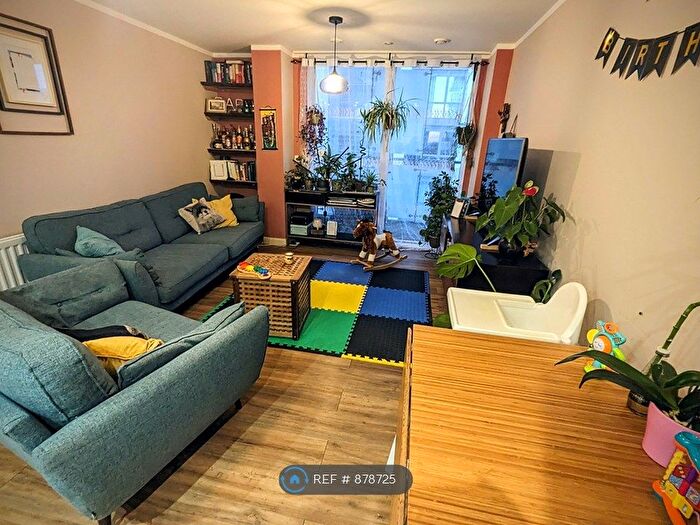 2 Bedroom Flat To Rent In Trico House, Brentford, TW8