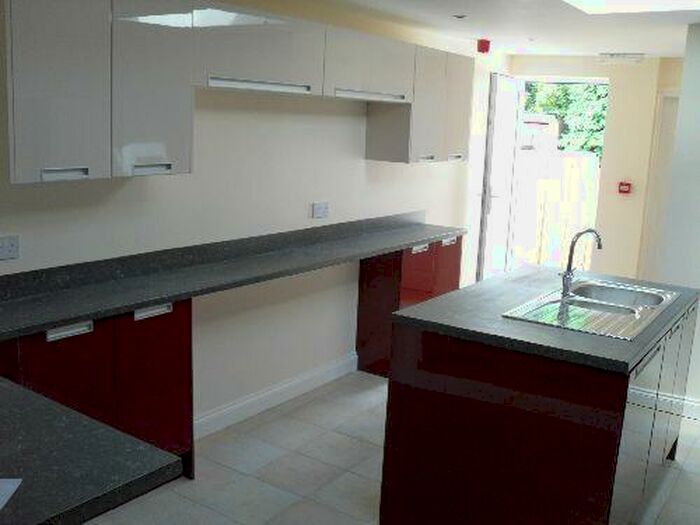 6 Bedroom House To Rent In Dawlish Road, Selly Oak, Birmingham, West Midlands, B29