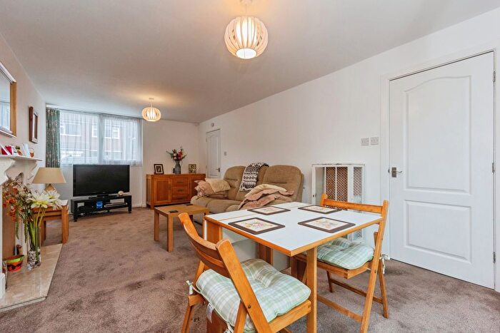 3 Bedroom End Terrace House For Sale In York Road, Sale, Greater Manchester, M33