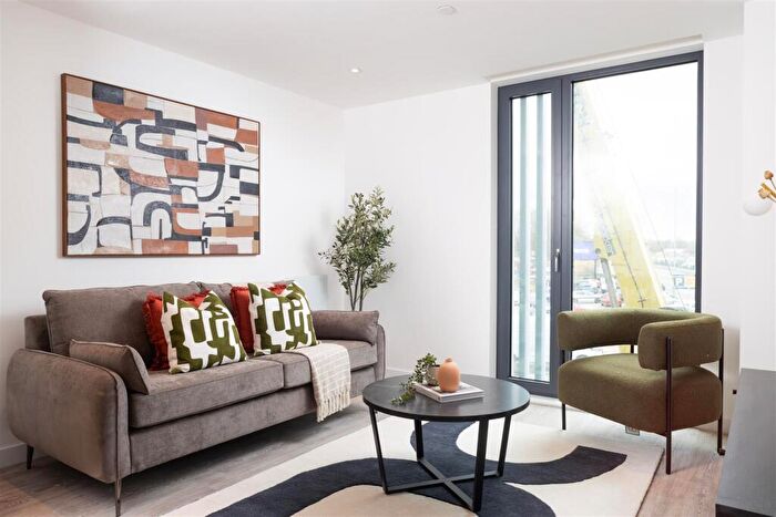 1 Bedroom Apartment To Rent In Downtown Victoria North, M4