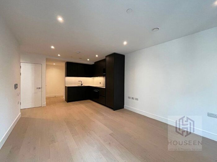 1 Bedroom Flat To Rent In Deacon Way, London, SE17