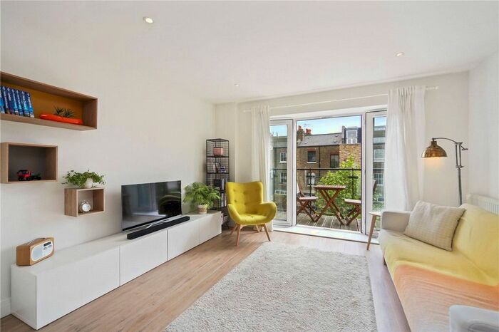 1 Bedroom Flat To Rent In Havilland Mews, London, W12