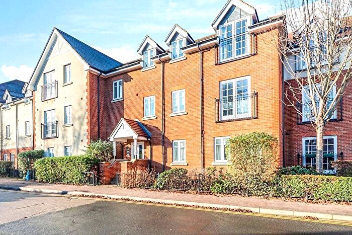 2 Bedroom Flat To Rent In Whinbush Road, Hitchin, Hertfordshire, SG5