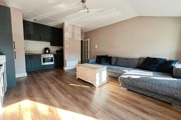 1 Bedroom Flat For Sale In Upton Park, Slough, SL1