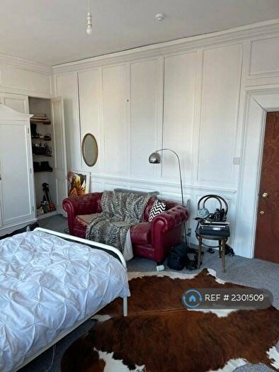 10 Bedroom Semi-Detached House To Rent In Hotwell Road, Bristol, BS8