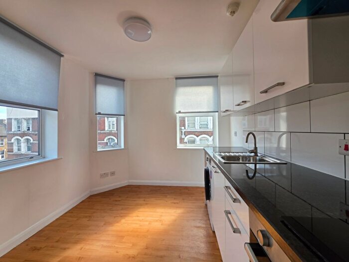 Studio To Rent In Stroud Green Road, London, N4