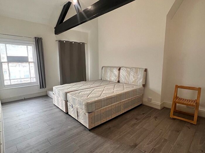 1 Bedroom Flat To Rent In High Street North, Dunstable, LU6