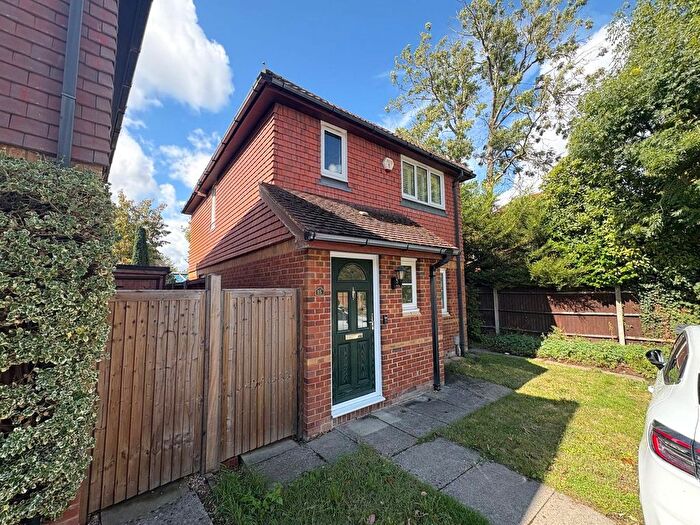 3 Bedroom Detached House To Rent In Parish Close, Ash, Surrey, GU12