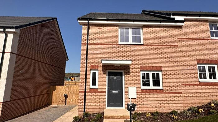 3 Bedroom Semi-Detached House For Sale In Fowler Drive, Torrington, EX38