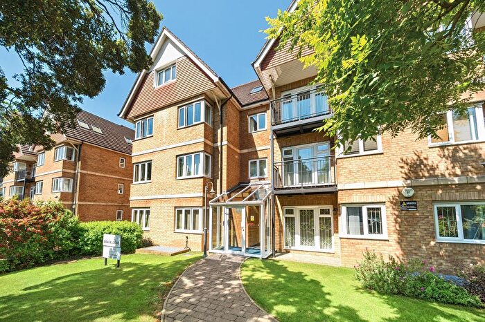 2 Bedroom Apartment To Rent In Hendon Lane, Finchley, N3