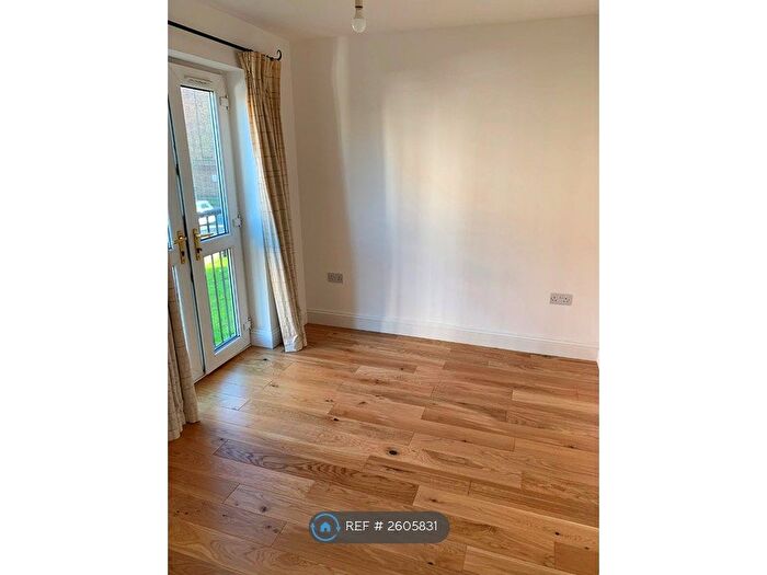 1 Bedroom Flat To Rent In Whiston Road, London, E2
