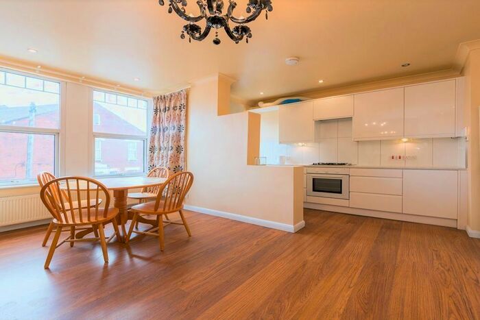 3 Bedroom Flat To Rent In Shalfleet Drive, London, W10