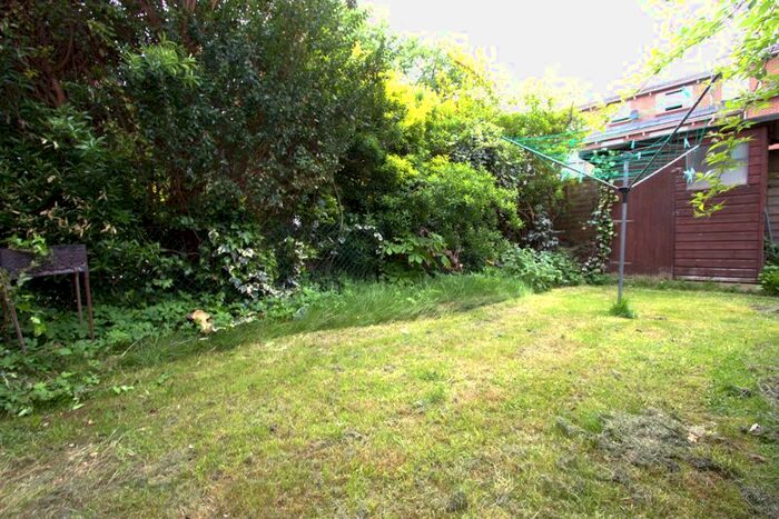 4 Bedroom Town House To Rent In Blenheim Close, London, N21