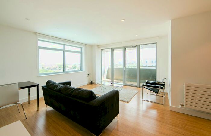 2 Bedroom Flat To Rent In Barking Road, Canning Town, E16