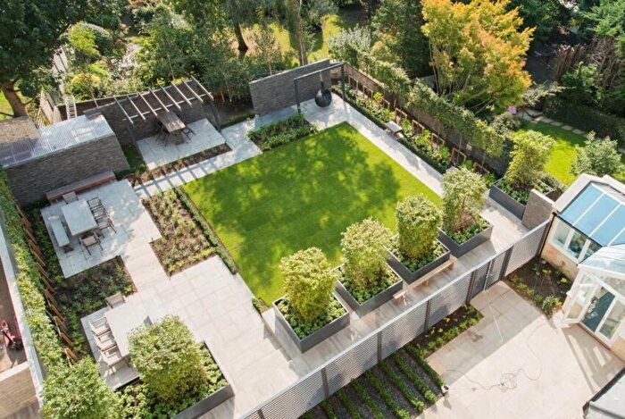 4 Bedroom Flat To Rent In Arkwright Road, London, NW3