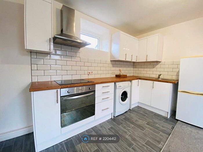 1 Bedroom Flat To Rent In Town Street, Stanningley, Pudsey, LS28