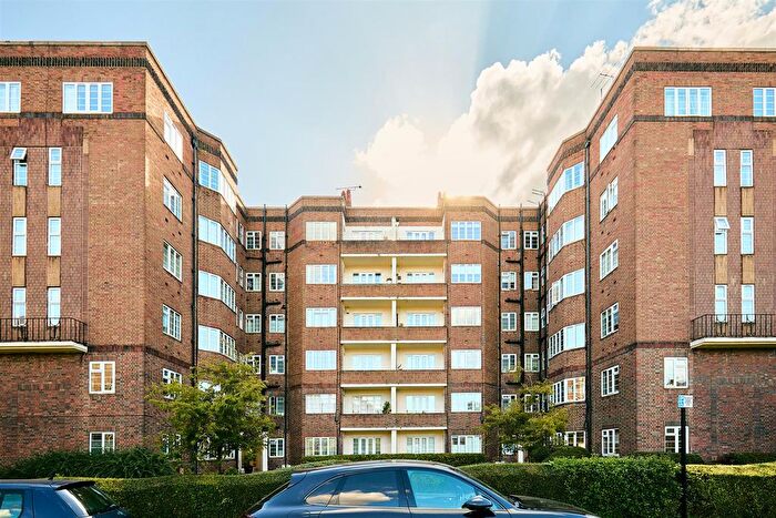 2 Bedroom Flat For Sale In Chiswick Village, Chiswick, W4