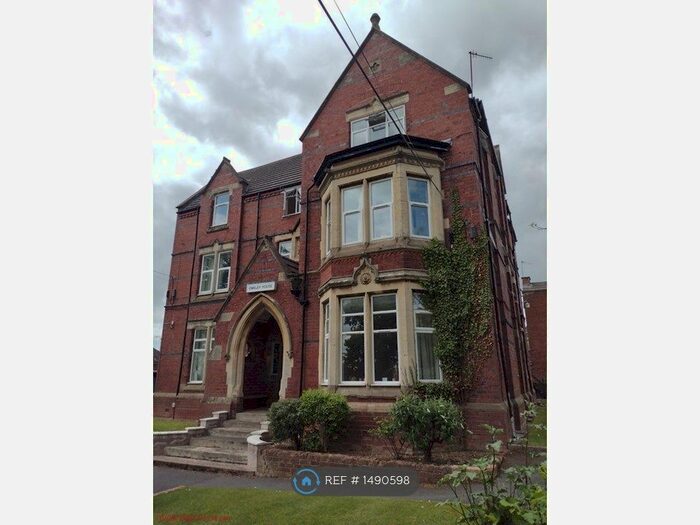 1 Bedroom Flat To Rent In Oakley House, Bromsgrove, B60