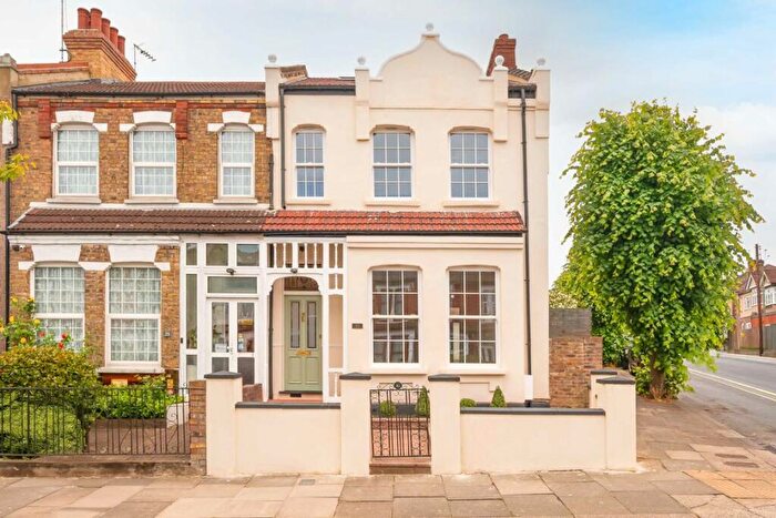 5 Bedroom End Of Terrace House To Rent In Goldsmith Road, New Southgate, N11
