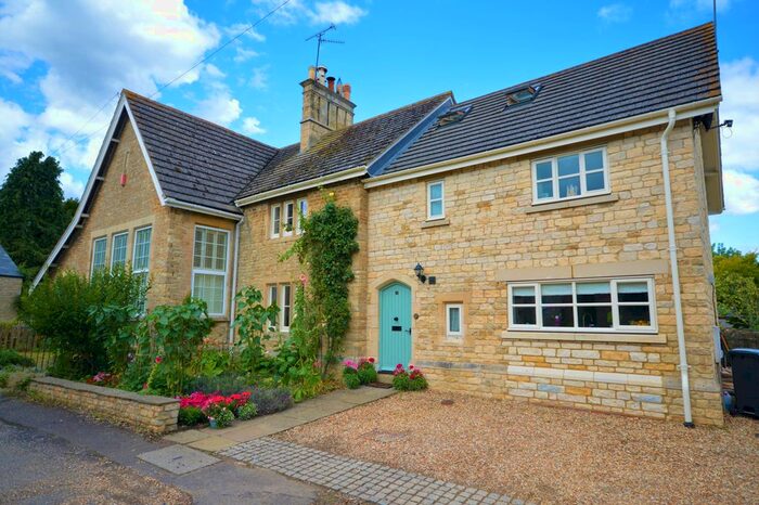 4 Bedroom Cottage For Sale In Church Street, Woodford, Kettering, NN14