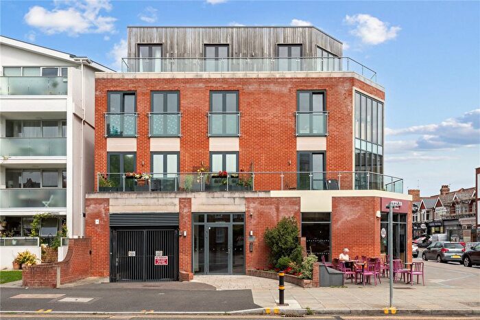 2 Bedroom Flat For Sale In Lambton Road, London, SW20