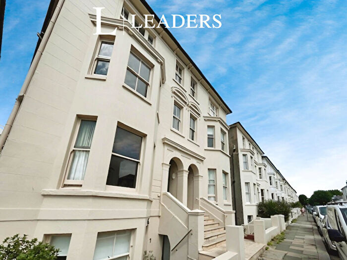 2 Bedroom Flat To Rent In Hova Villas, Hove, BN3